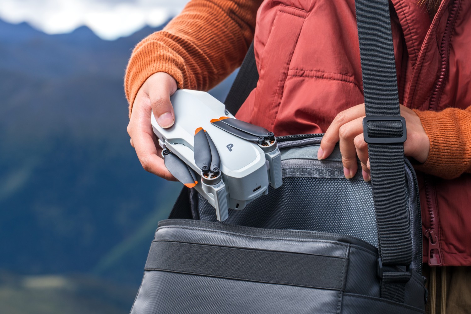 ATOM2-Lifestyle9 Potensic Atom 2 drone