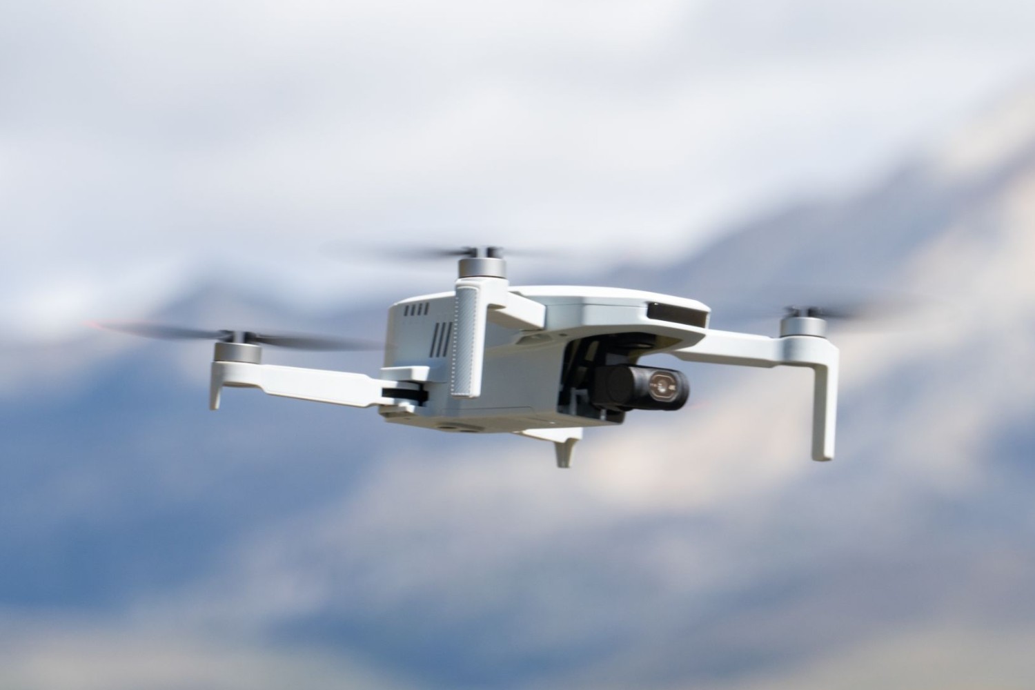 ATOM2-Lifestyle11 Atom 2 drone flying in sky picture