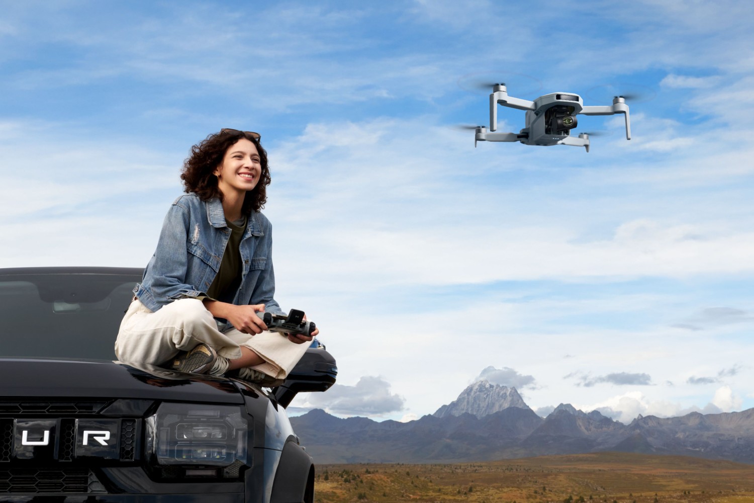 ATOM2-Lifestyle6 Atom2 Lady launching drone picture